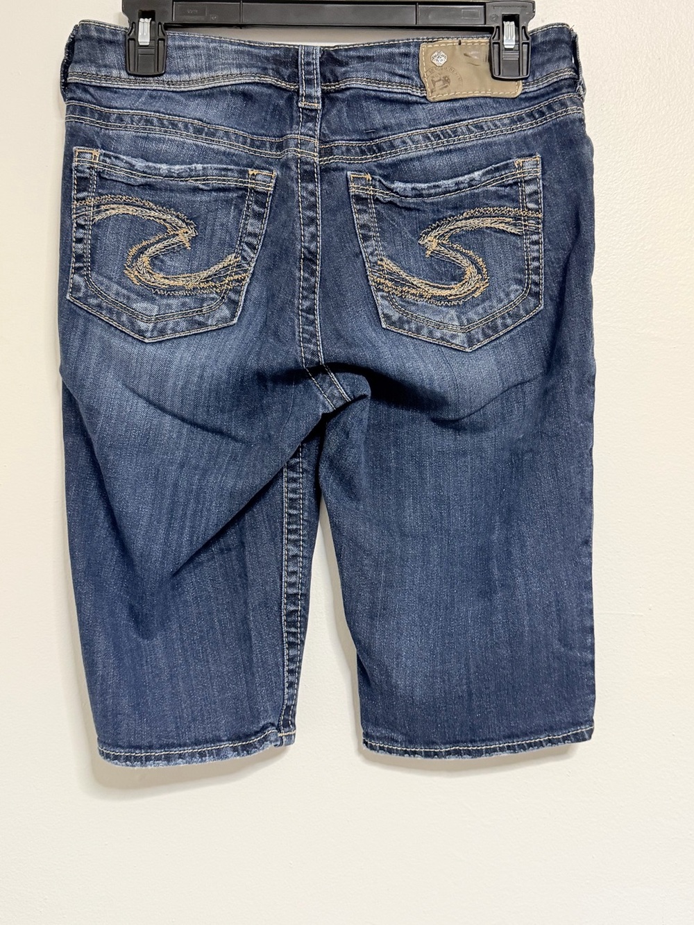 Silver Jean Suki Mid Shorts Women 27” Blue Stretch Distressed